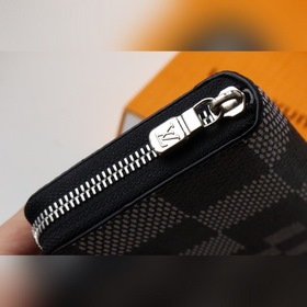 LV Артикул： N60442 Кошелек с прямой застежкой-молнией Этот прямо