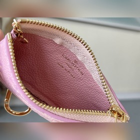 LV Артикул： M81565 Розовый кожаный брелок для ключей из серии ко