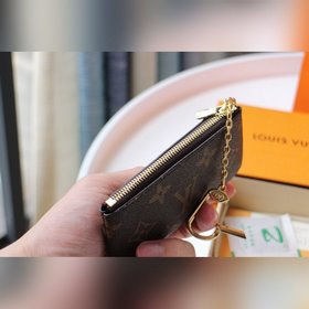 LV Кошелек для ключей Модель M62650 Элегантный и практичный кожан