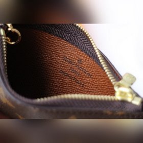 LV Кошелек для ключей Модель M62650 Элегантный и практичный кожан