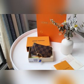 LV Кошелек для ключей Модель M62650 Элегантный и практичный кожан