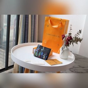 LV Модель 60895 Короткий кошелек из серии «Цветы» Весна-лето 2020
