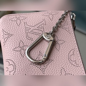 LV Артикул： M69508 Кошелек Zippy Компактный дизайн и просторное 