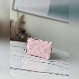 LV Артикул： M69508 Кошелек Zippy Компактный дизайн и просторное 