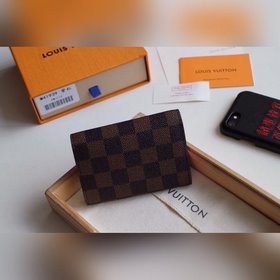 LV Модель M41939 Коричневый конверт для мелочи Компактный, но чре
