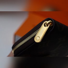 LV ZIPPY Кошелек на молнии Модель M60067 Идеальный выбор для горо