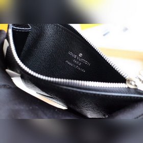 LV Модель M64038 Кошелек для монет Высочайшее качество Этот кошел