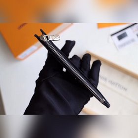 LV Модель M64038 Кошелек для монет Высочайшее качество Этот коше