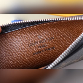 LV Новый кошелек с застежкой-монетодержателем Артикул： M64038 