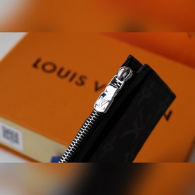 LV Новый кошелек с застежкой-монетодержателем Артикул： M64038 Л