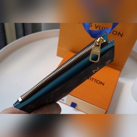 LV Артикул： M81256 Карман для карт с застежкой-молнией Серия il