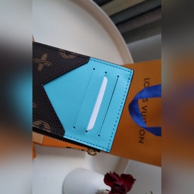 LV Артикул： M81256 Карман для карт с застежкой-молнией Серия il