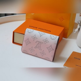 LV Артикул： M64050 Градиент ANAé Кошелек Эта милая и практичная 