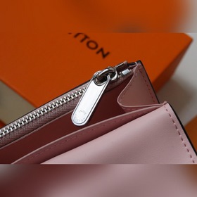 LV Артикул： M64050 Градиент ANAé Кошелек Эта милая и практичная 