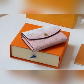 LV Артикул： M64050 Градиент ANAé Кошелек Эта милая и практичная 