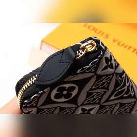LV Артикул： M69997 Кошелек ZIPPY В сезоне осень-зима 2020 Nicol