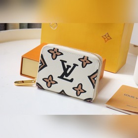 LV Кошелек на молнии Артикул： M80677 Это модель из коллекции Wi