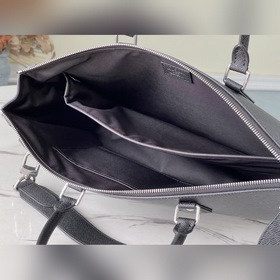 LV Модель： M30810  Slim портфель Изготовлена из кожи Taga с тон