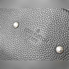 LV Артикул： M42680 Портфель из кожи первого слоя Эта прочная сум