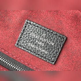 LV Артикул： M42680 Портфель из кожи первого слоя Эта прочная сум