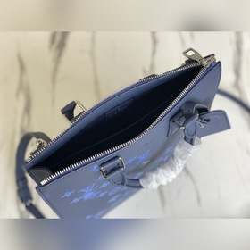 LV Модель： M57843 Sac Plat Zippé Портфель Зернистая кожа подчерк