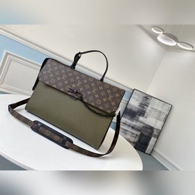 LV Портфель Robusto Артикул： M30591 Цвет： военно-зеленый  В сез