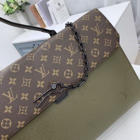 LV Портфель Robusto Артикул： M30591 Цвет： военно-зеленый  В сез
