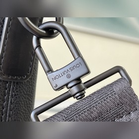 LV Артикул： M59158 Сумка-портфель Изготовлена из мягкой кожи с 
