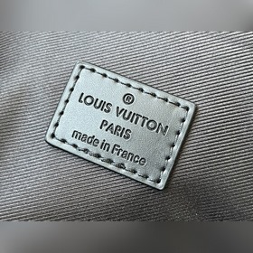 LV Артикул： M59158 Сумка-портфель Изготовлена из мягкой кожи с 