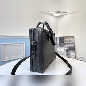 LV Модель M44952 Soft Trunk портфель Квадратная форма из ткани Mo