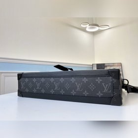 LV Модель M44952 Soft Trunk портфель Квадратная форма из ткани Mo