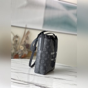 LV Модель： M43418 Совместная ограниченная серия с Хиро Фудзиwara