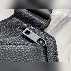 LV Модель： M57081  Aerogram Минималистичный дизайн из кожи тель