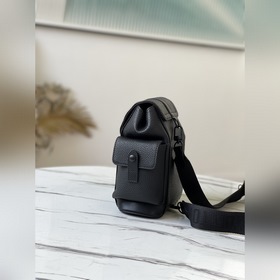LV Модель： M58495 Кожаный рюкзак Christopher XS Это упрощенная в