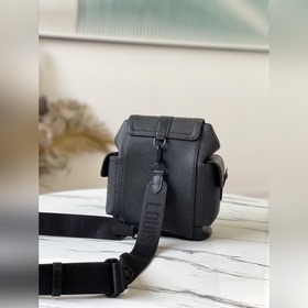 LV Модель： M58495 Кожаный рюкзак Christopher XS Это упрощенная в