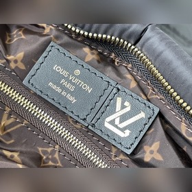 LV Модель： M58981 Серия Pillow Рюкзак Изготовлена из 100% перера