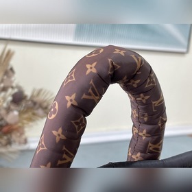 LV Модель： M58981 Серия Pillow Рюкзак Изготовлена из 100% перера