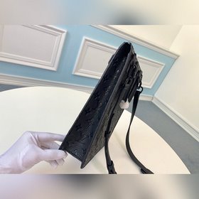 LV Модель M44476 Черная кожа Runway bags Вышивка Мужская модель 2