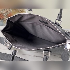 LV Модель： M30811 Вертикальная сумка Креативная интерпретация ди