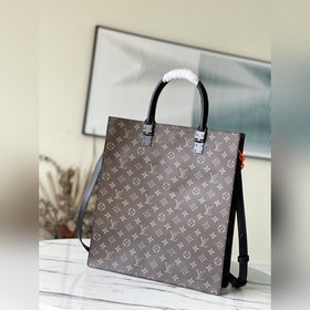 LV Артикул： M45667 Сумка через плечо Тонкая форма, созданная из 