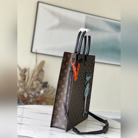 LV Артикул： M45667 Сумка через плечо Тонкая форма, созданная из 