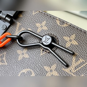 LV Артикул： M45667 Сумка через плечо Тонкая форма, созданная из 