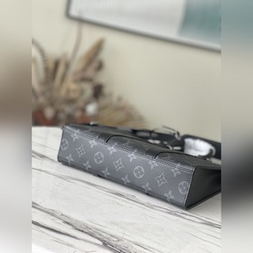 LV Модель： M46098 Сумка Эта сумка вдохновлена классическими моде