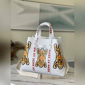 Сумка LV Tote Journey Артикул： M59366 Японский дизайнер Nigo пр