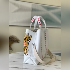 Сумка LV Tote Journey Артикул： M59366 Японский дизайнер Nigo пр