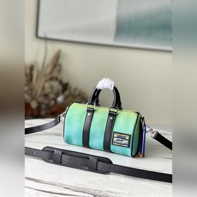 LV Модель： M59949 Сумка через плечо Эта сумка изготовлена из пар