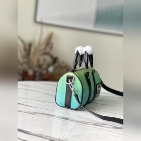 LV Модель： M59949 Сумка через плечо Эта сумка изготовлена из пар