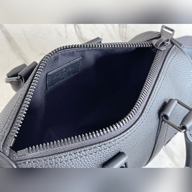 LV Модель： M80950 Сумка через плечо Эта сумка воплощает классиче
