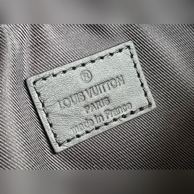 LV Модель： M80950 Сумка через плечо Эта сумка воплощает классиче