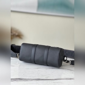 LV Модель： M80950 Сумка через плечо Эта сумка воплощает классиче